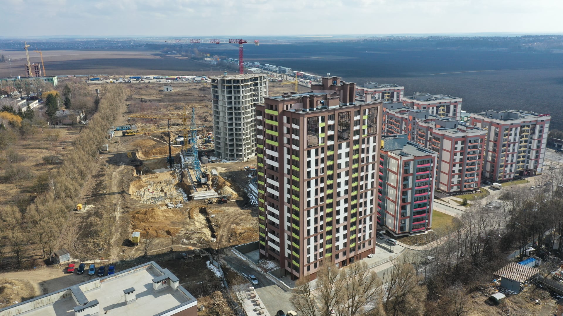 Березень 2023