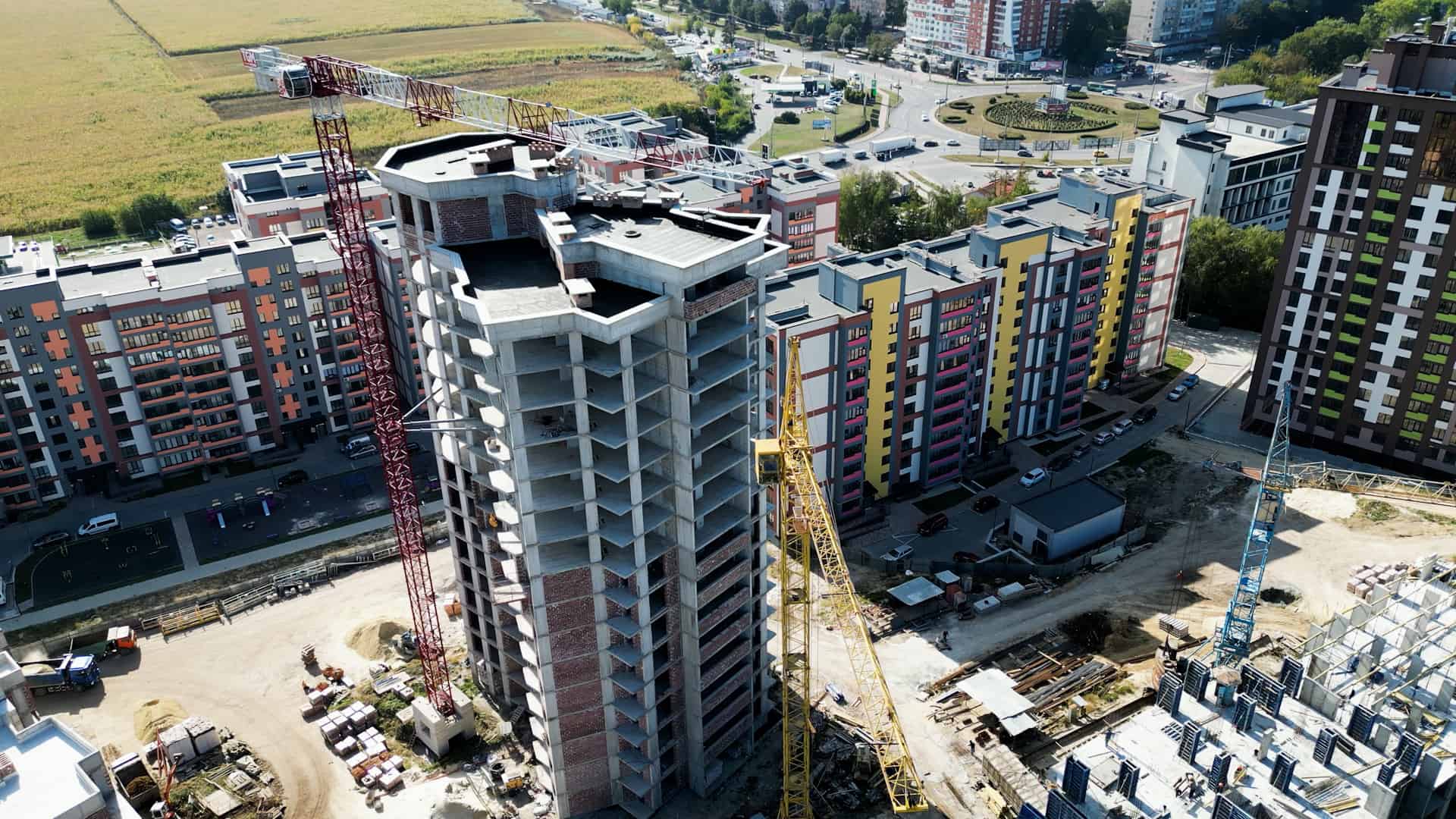 Жовтень 2023